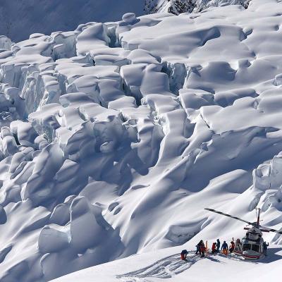 heli-skiing-excluisve-trips-05.jpg