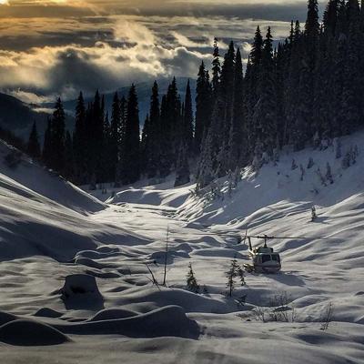 heli-skiing-excluisve-trips-06.jpg