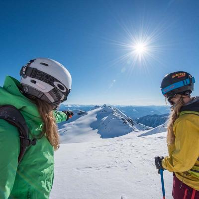 the-heli-skiiing-experience-04.jpg