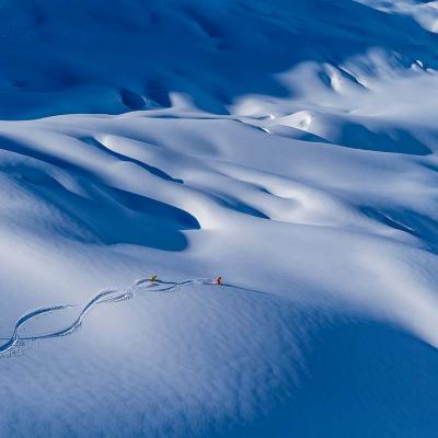 the-heli-skiiing-experience-06.jpg